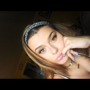 Meet your Posher, Bella